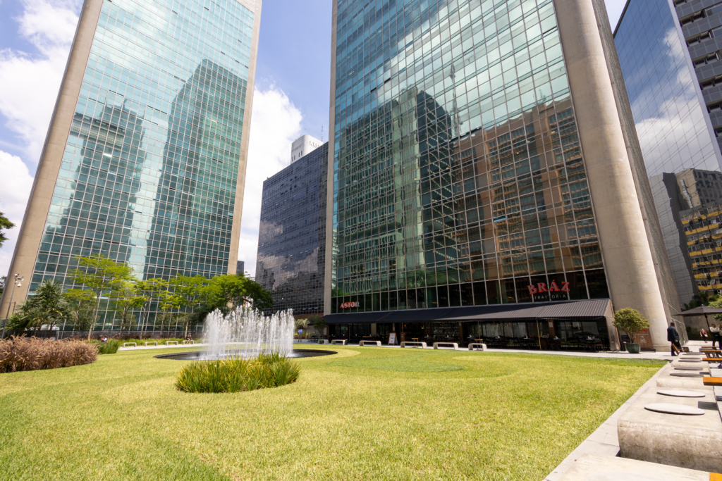 Esplanada Cetenco Plaza